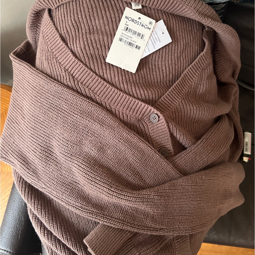 Cardigan crop sweater